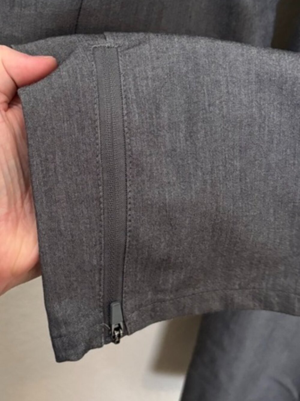 FIGS Tidore Tailored Skinny Track Scrub Pants Gray Size Medium - Picture 3 of 8